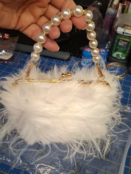 Felt's Fun Finds Handbags - Faux Fur Pearl-Handle Clutch Handbag White Kiss Lock - 6x6x2 New